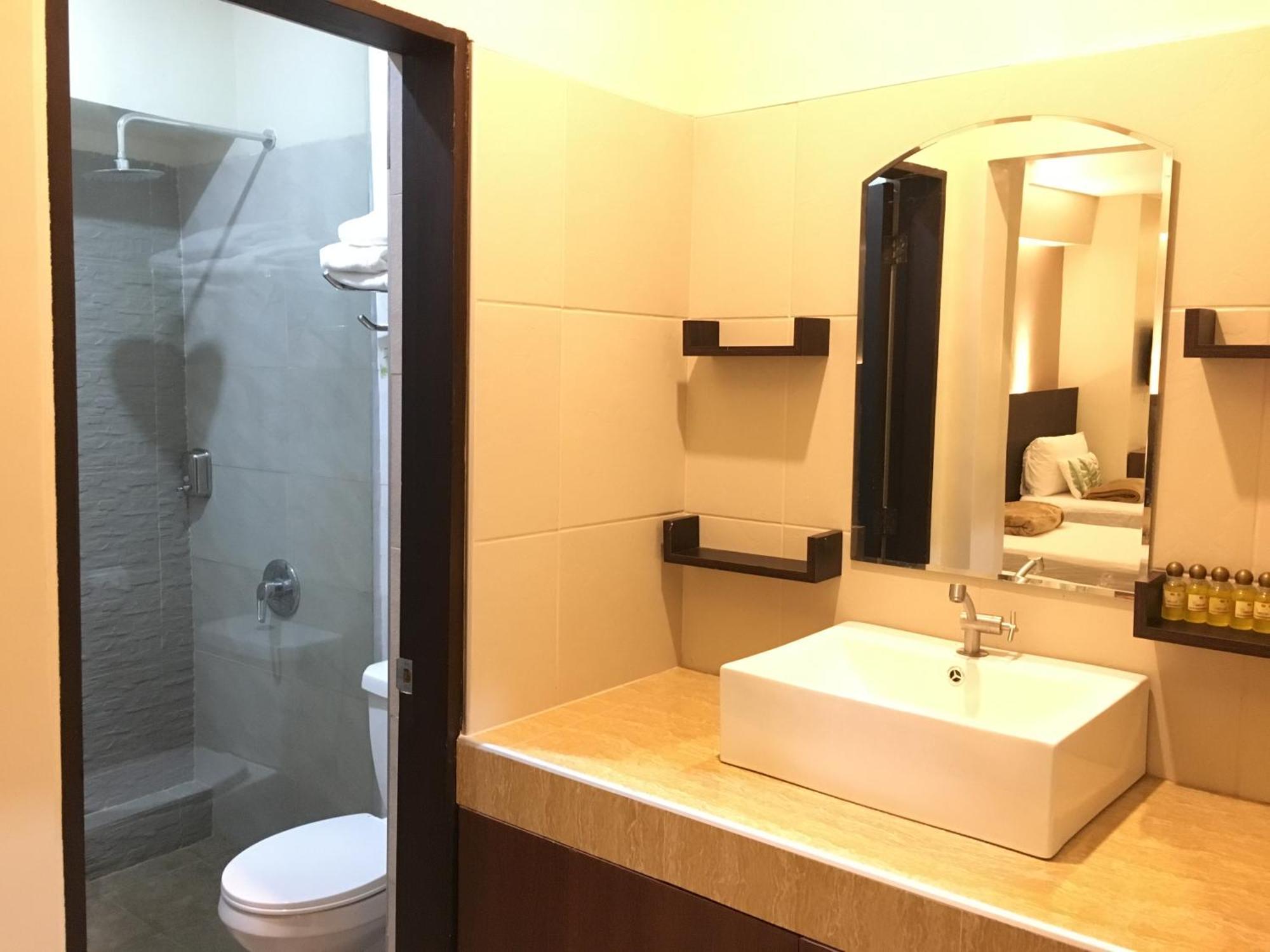 Eon Centennial Resort Hotel & Waterpark Iloilo City Zimmer foto