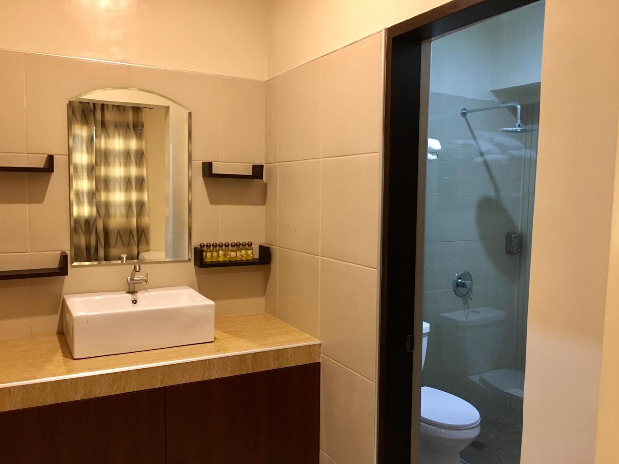 Eon Centennial Resort Hotel & Waterpark Iloilo City Zimmer foto